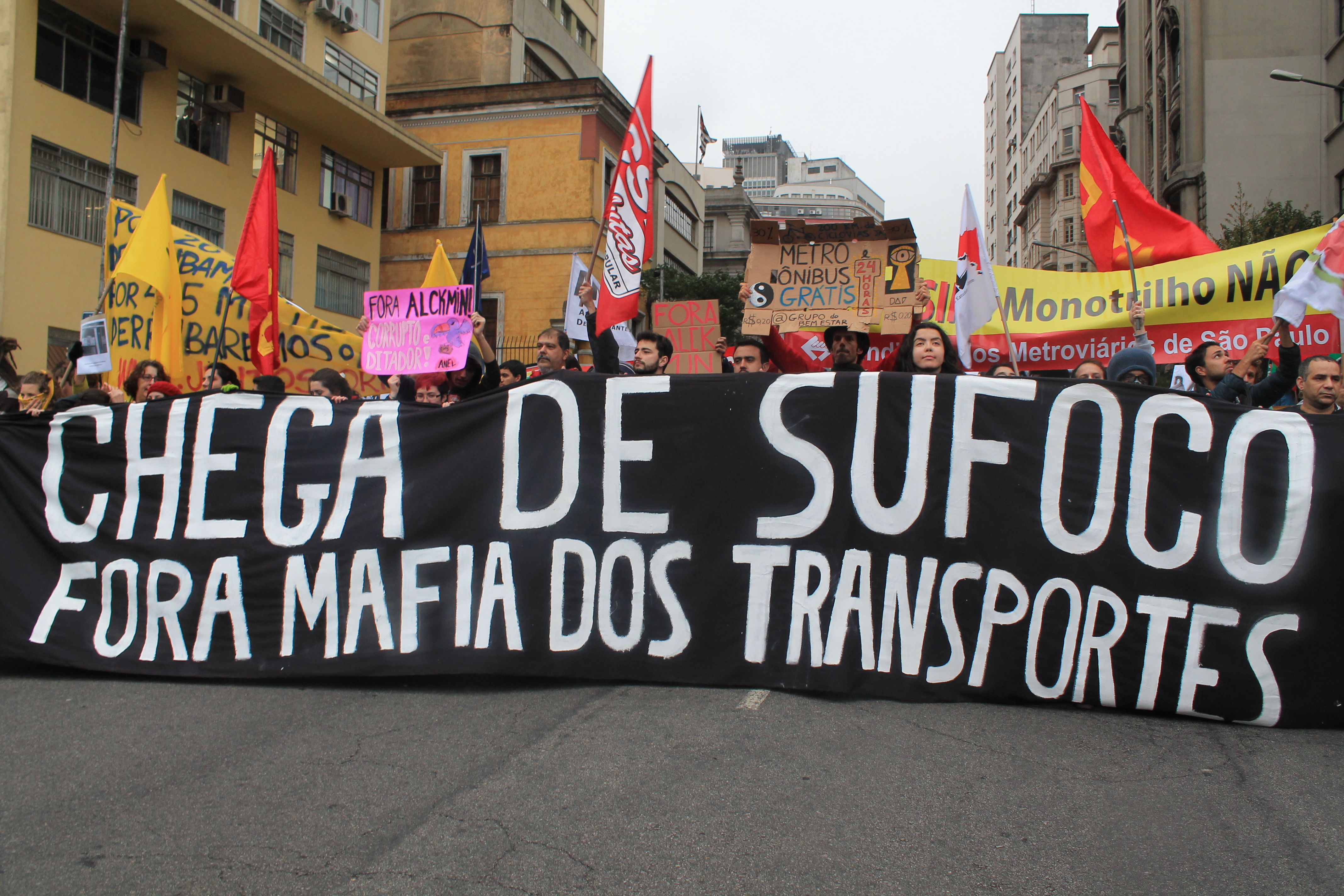 14/08 - Protestos nas ruas de São Paulo