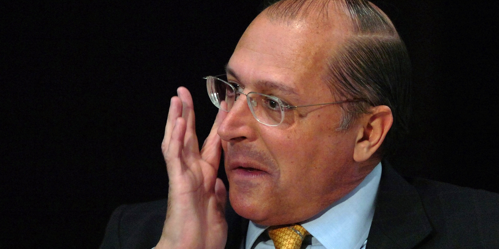 Brazilian Presidential candidate, Social Democrat Geraldo Alckmin listens to a question during a meeting at Brazil's newspaper O Globo in Rio de Janeiro, Brazil, on Wednesday, Aug. 30, 2006. Brazilians will go to the polls on Oct. 1.  (AP Photo/Andre Luiz Mello)