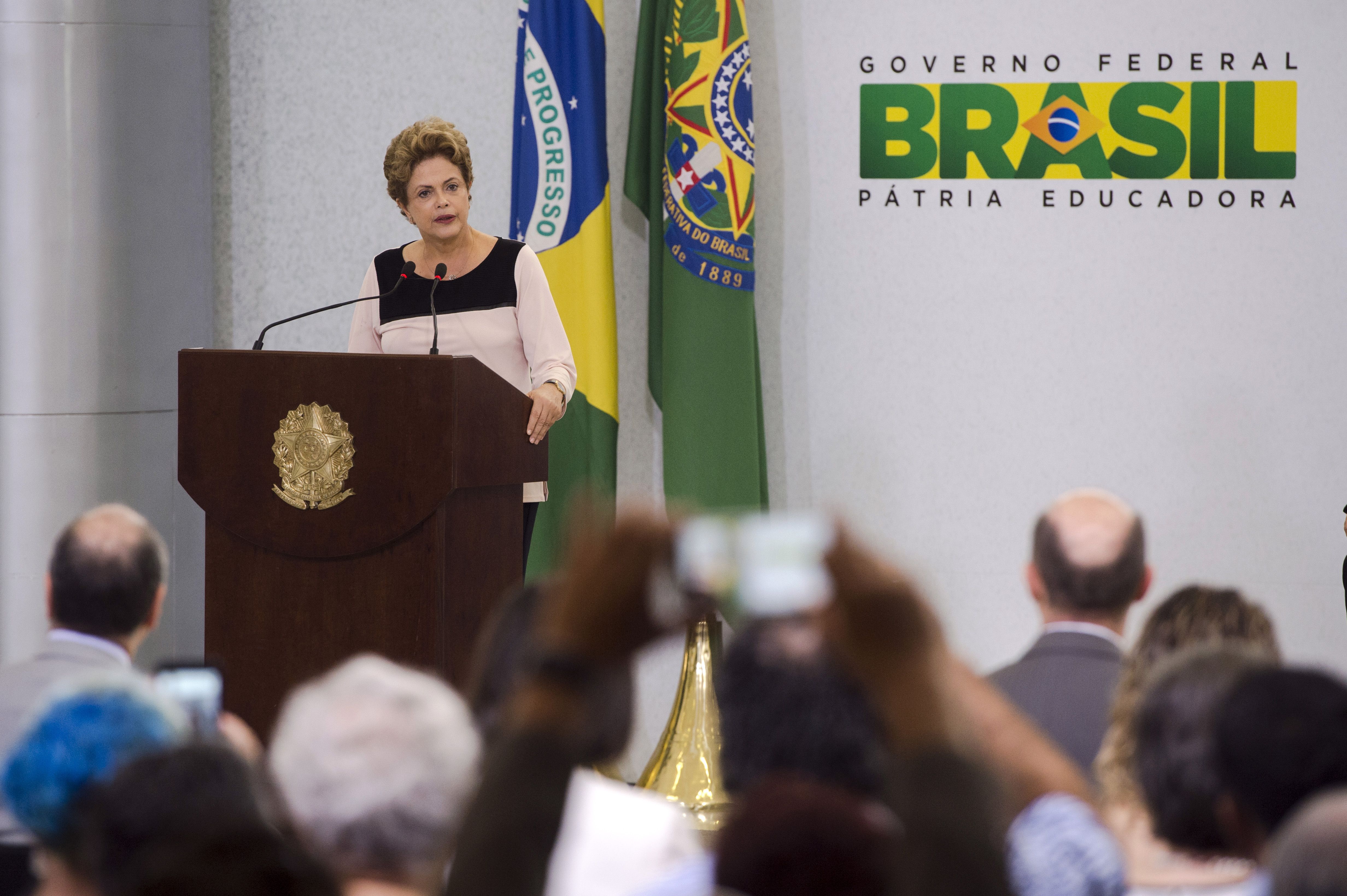 Brasília - A presidenta Dilma Rousseff participa da 21ª edição do Prêmio Direitos Humanos, no Palácio do Planalto (Marcelo Camargo/Agência Brasil)
