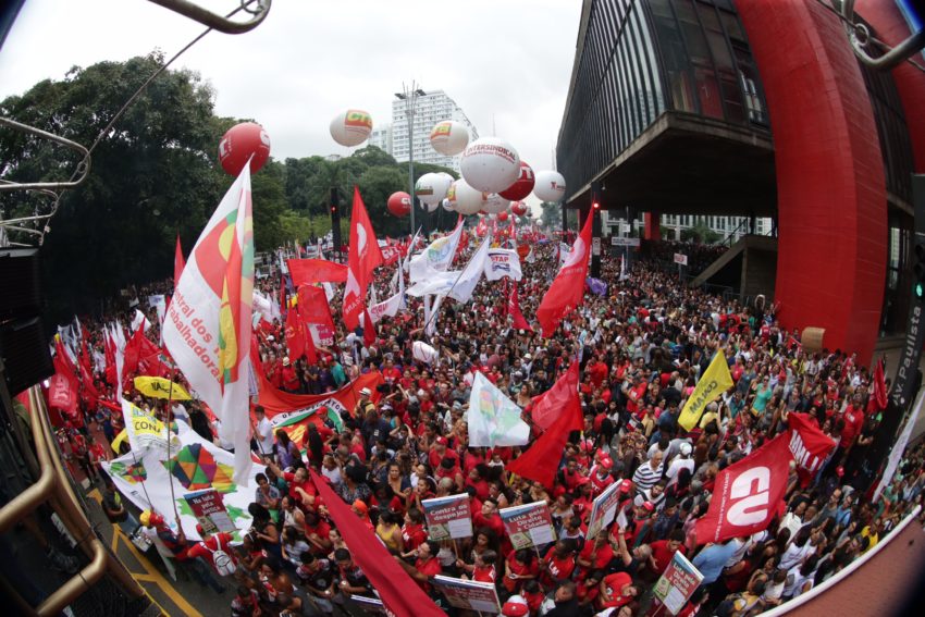 15/03/2017- São Paulo- SP, Brasil- Manifestação de centrais sindicais contra mudança do sistema de previdência na av. Paulista.
Foto: Paulo Pinto / AGPT