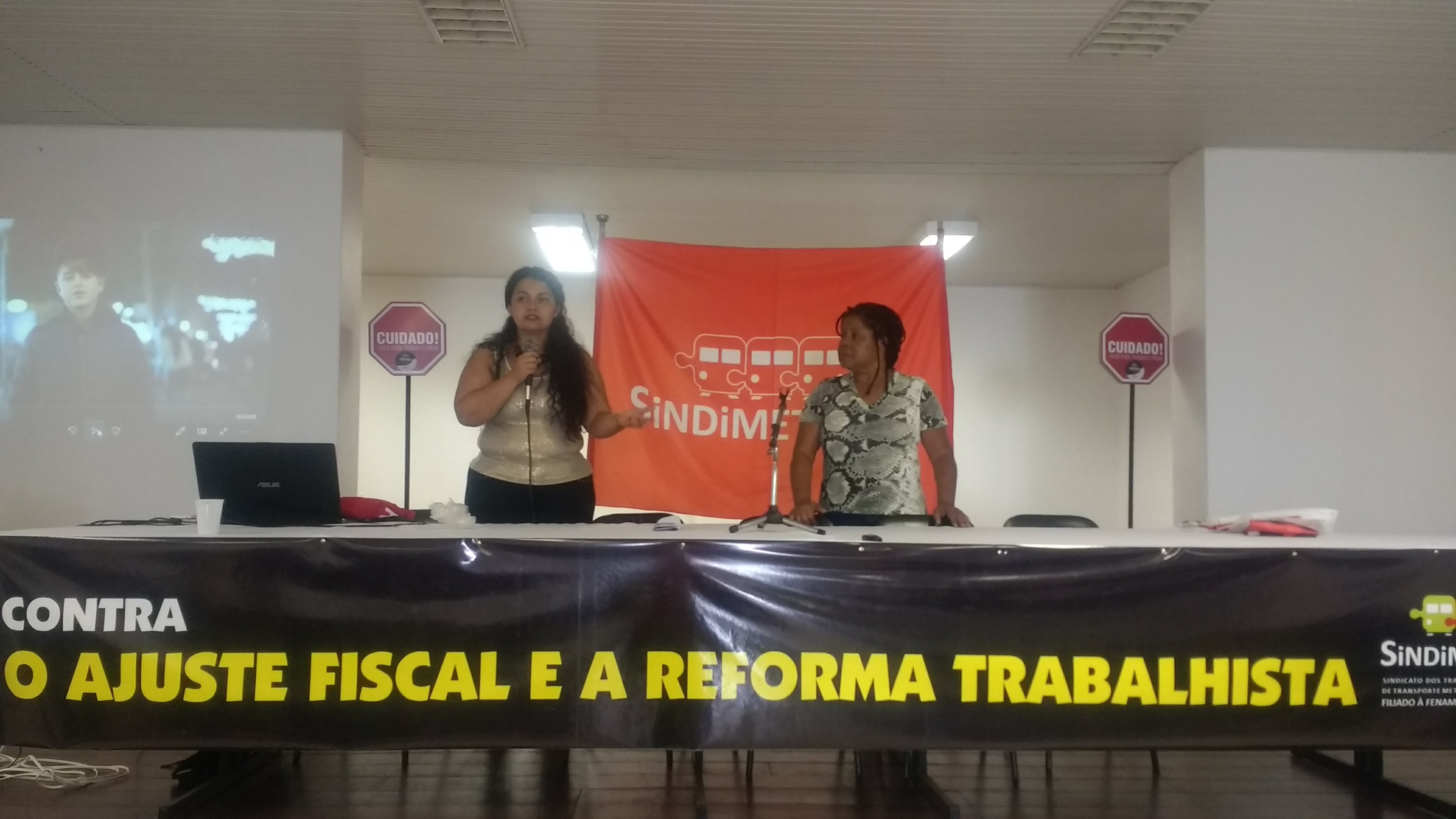 Flávia Costa e a diretora de mulheres da Fenametro, Rosa Anacleto